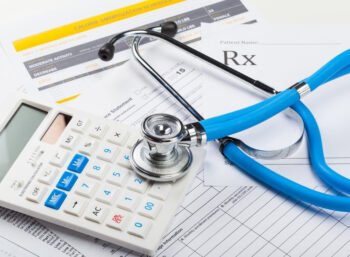 FARMÁCIA CLÍNICA DIRECIONADA À PRESCRIÇÃO FARMACÊUTICA